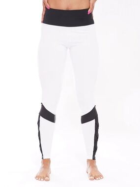 Black & White High-Waist Performance Leggings